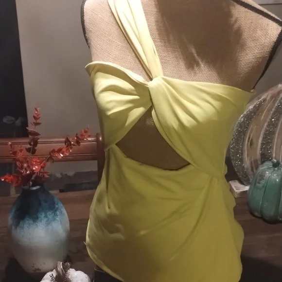 Susana Monaco flirty yellow tank - Picture 2 of 3